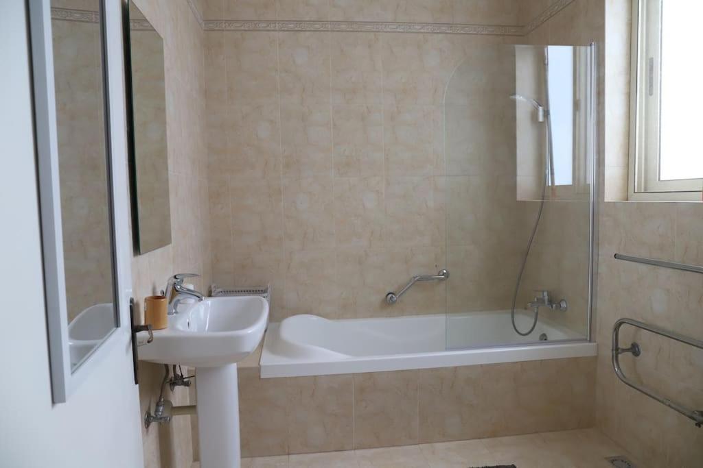 Seaview 3 Bedroom Apartment In Sliema Exterior photo