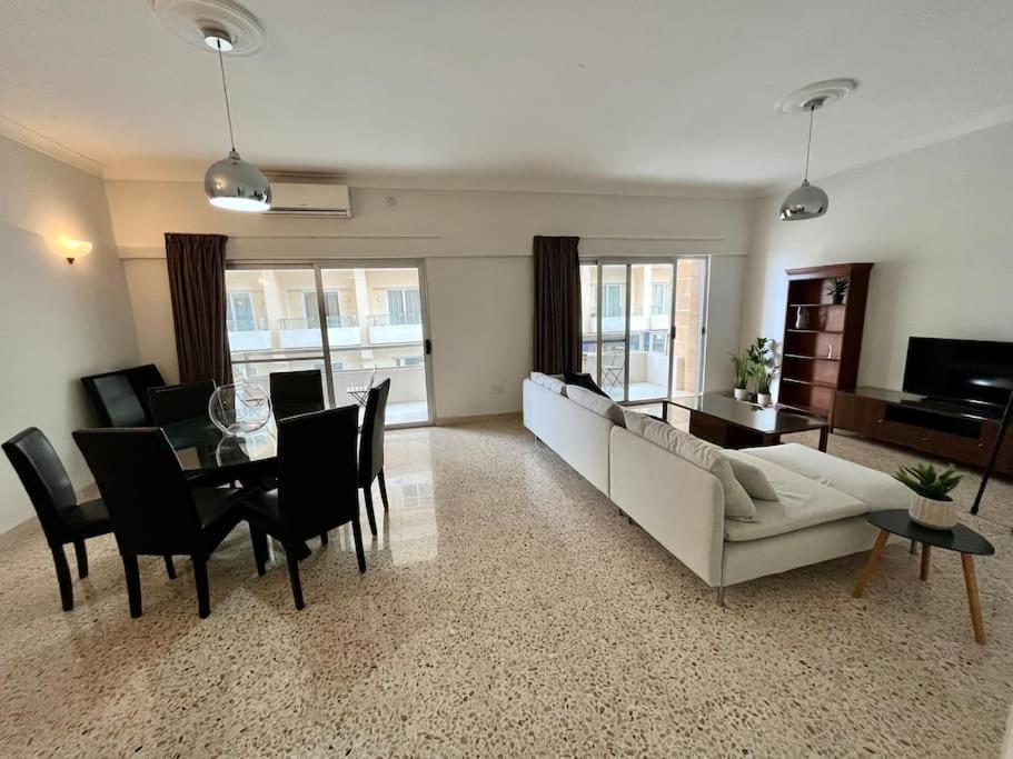 Seaview 3 Bedroom Apartment In Sliema Exterior photo